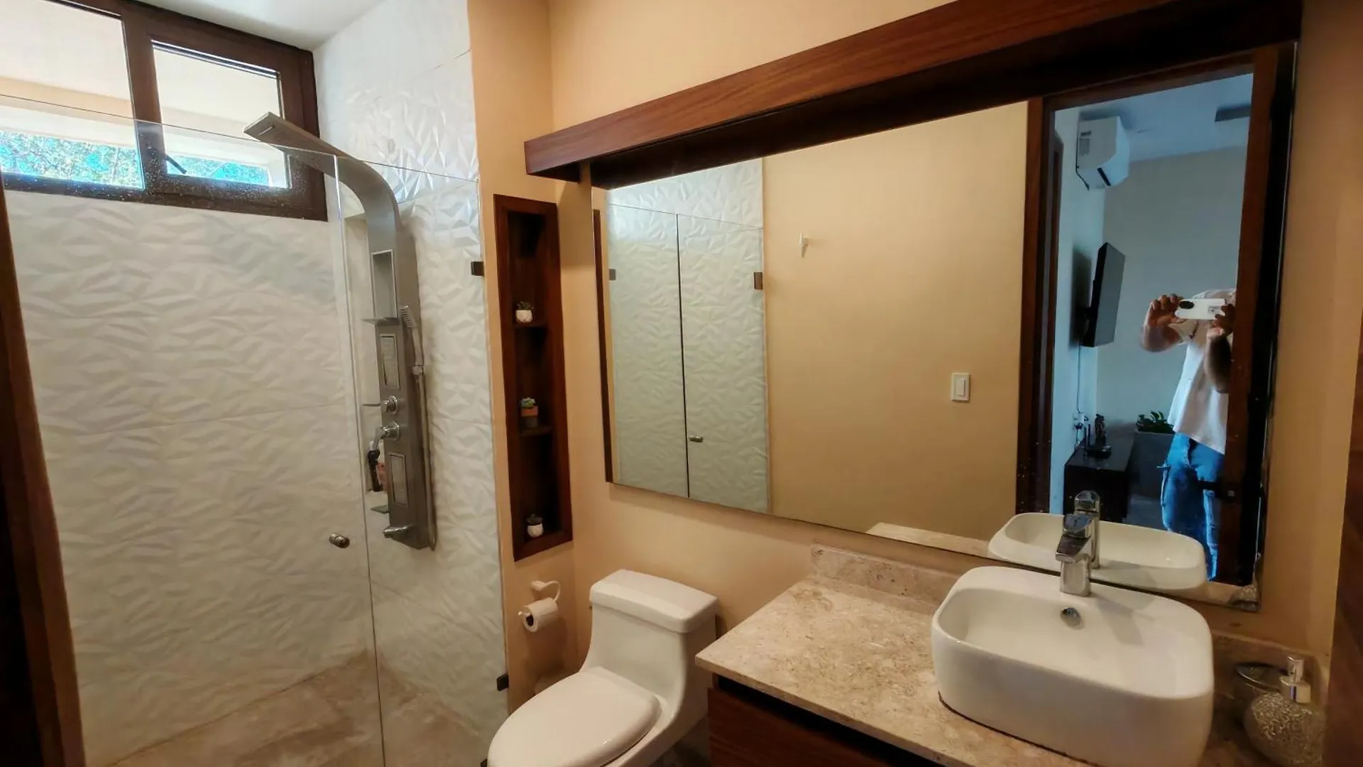 Jacuzzi Retreat Sunrise Haven Apartment Tulum