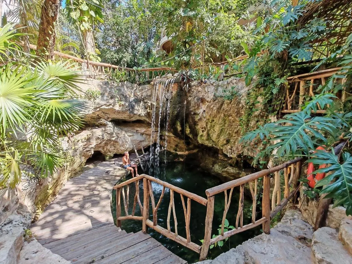 Jacuzzi Retreat Sunrise Haven Apartment Tulum