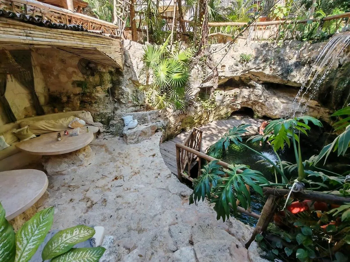 Jacuzzi Retreat Sunrise Haven Apartment Tulum